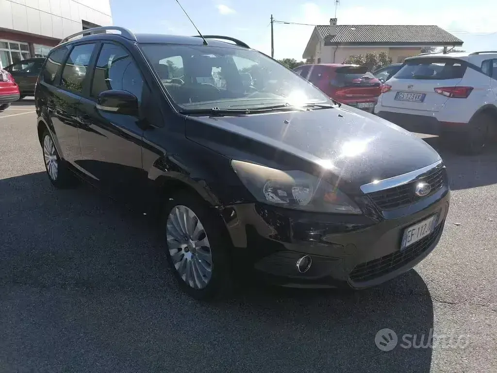 Usata Ford Focus Style 109 CV (80 kW) 2010 Nero Station wagon