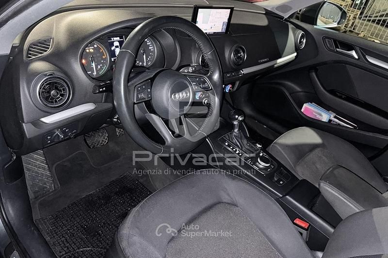 Usata Audi A3 Business 110 CV (80 kW) 2017 Gray Berlina