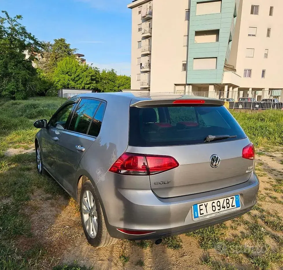 Usata VW Golf VII Comfortline 110 CV (80 kW) 2015 Grigio Berlina