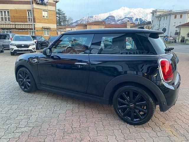 Usata Mini ONE 101 CV (74 kW) 2018 Nero Utilitaria