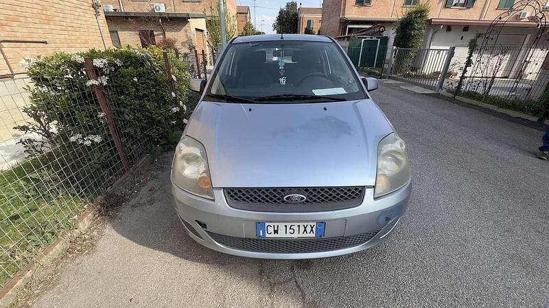 Usata Ford Fiesta Futura 75 CV (55 kW) 2006 Utilitaria