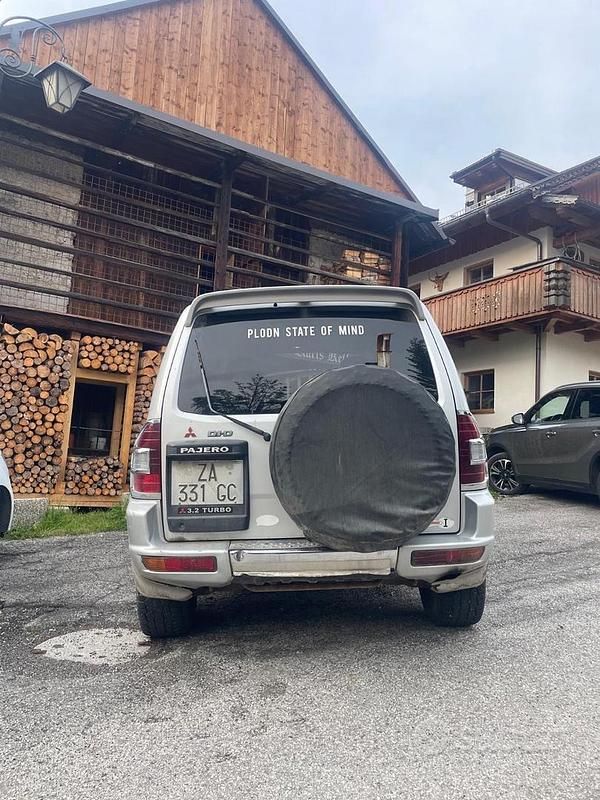 Usata Mitsubishi Pajero 165 CV (121 kW) 2001 Grigio SUV