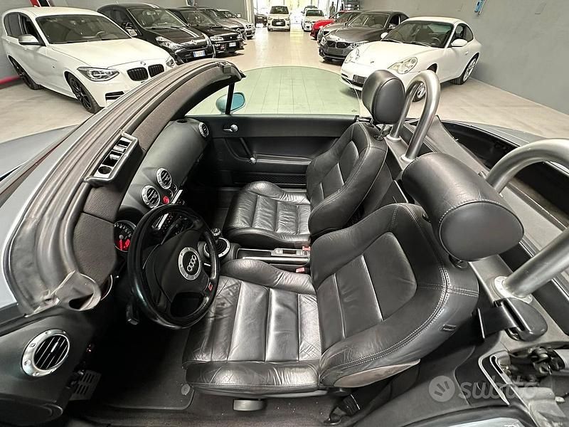Usata Audi TT Roadster 225 CV (165 kW) 2001 Grigio Cabrio