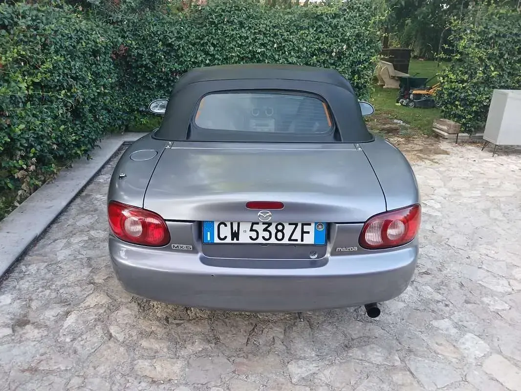 Usata Mazda MX5 110 CV (80 kW) 2005 Cabrio
