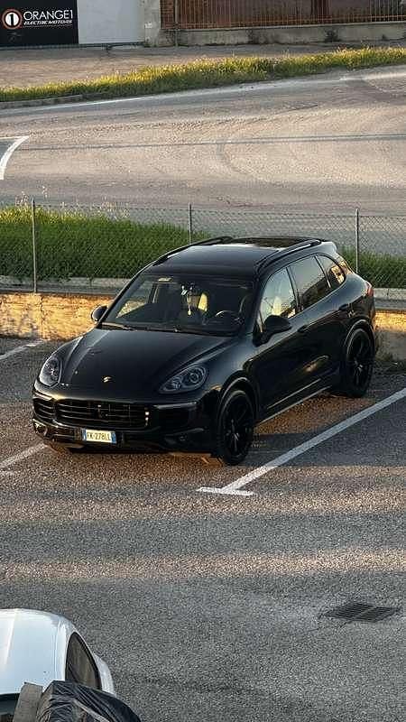 Usata 2017 Porsche Cayenne Platinum Edition SUV | 29.900 € (Ottimo prezzo) - Immagine 1/4