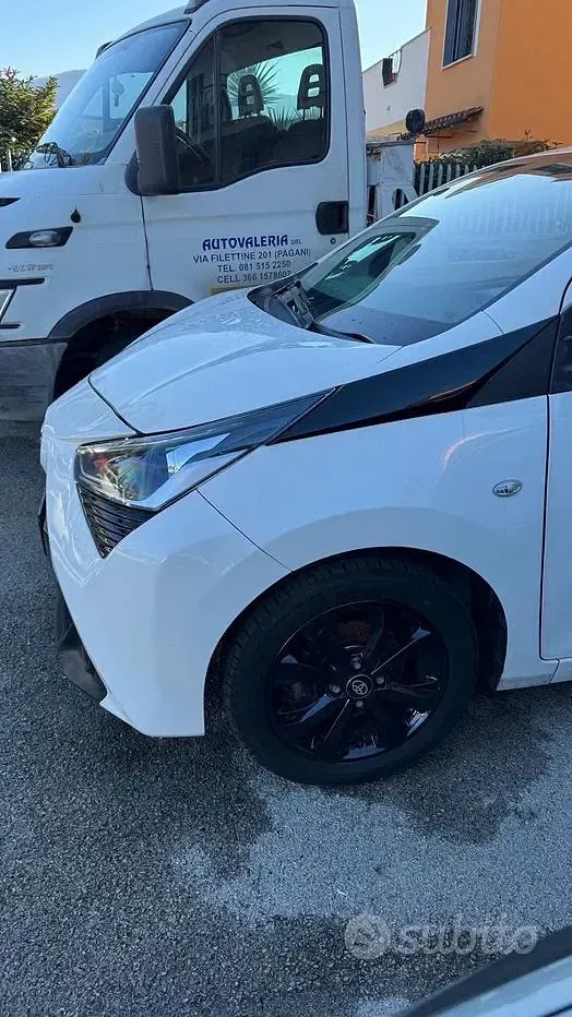 Usata Toyota Aygo 72 CV (52 kW) 2019 Bianco Utilitaria