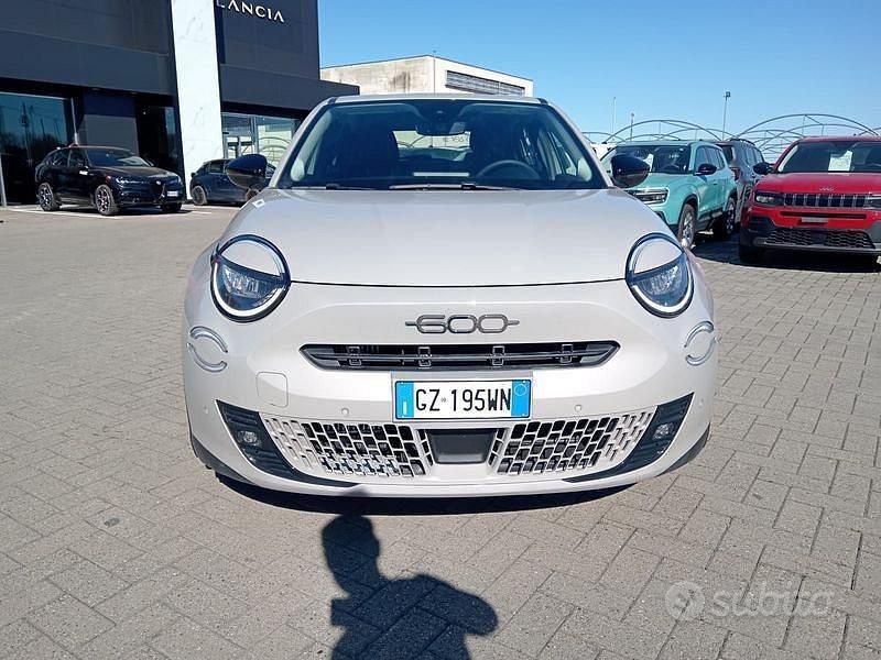 Usata Fiat 600 Icon 145 CV (106 kW) 2025 Grigio SUV