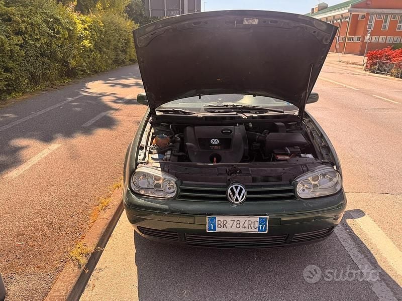 Usata VW Golf IV 130 CV (95 kW) 2000 Verde Berlina