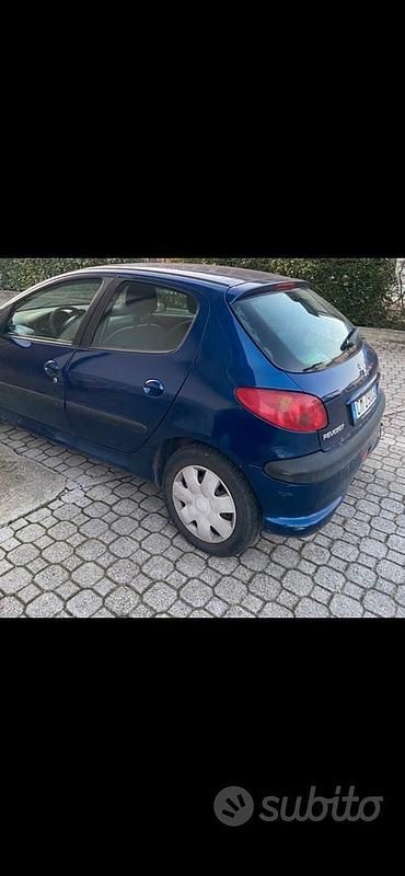 Usata Peugeot 206 88 CV (64 kW) 2004 Blu Utilitaria