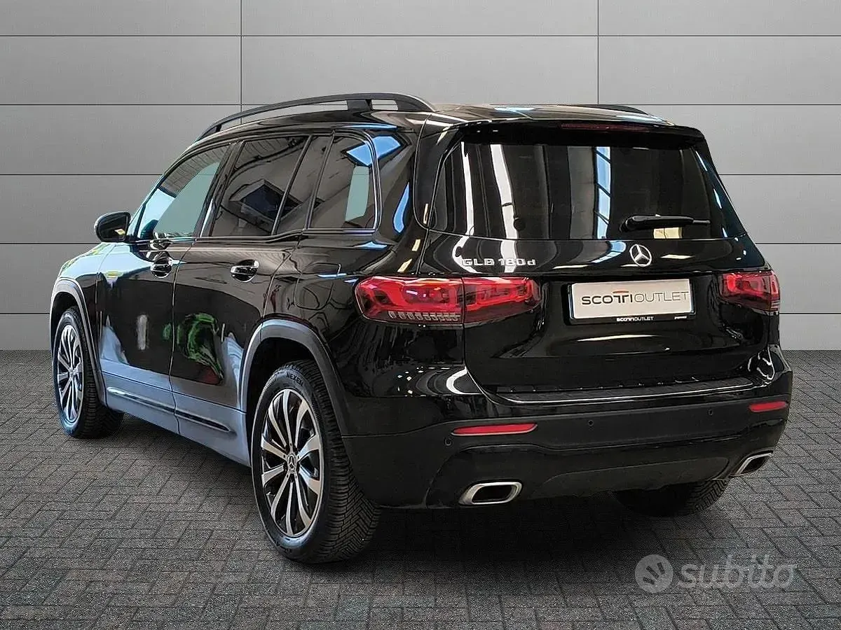 Usata Mercedes GLB180 Premium 116 CV (85 kW) 2021 Nero SUV