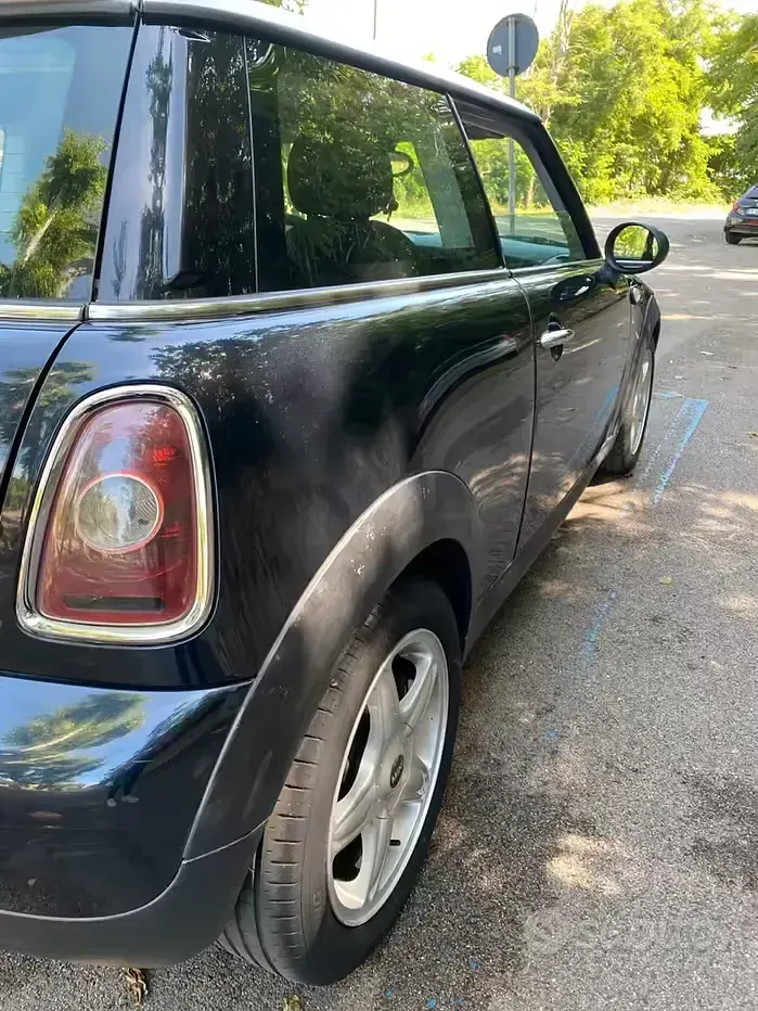 Usata Mini Cooper 112 CV (82 kW) 2009 Nero Utilitaria
