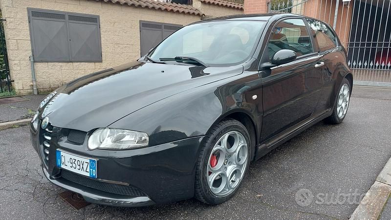 Usata Alfa Romeo 147 GTA 250 CV (183 kW) 2003 Jarama metallizzato 846/a Utilitaria