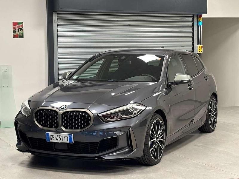 Grigio Usata 2021 BMW M135 Due volumi | 31.900 € (Buon prezzo) - Immagine 1/4