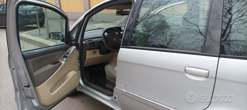 Usata Lancia Musa 2005 Grigio Monovolume