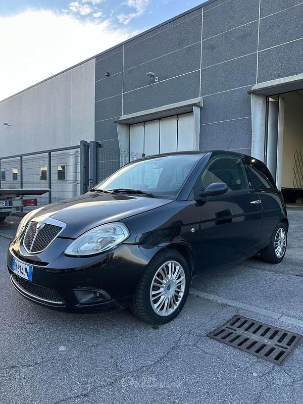 Usata Lancia Ypsilon 77 CV (56 kW) 2009 Nero Utilitaria