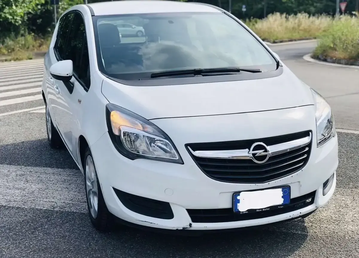 Usata Opel Meriva Cosmo 120 CV (88 kW) 2017 Bianco Monovolume