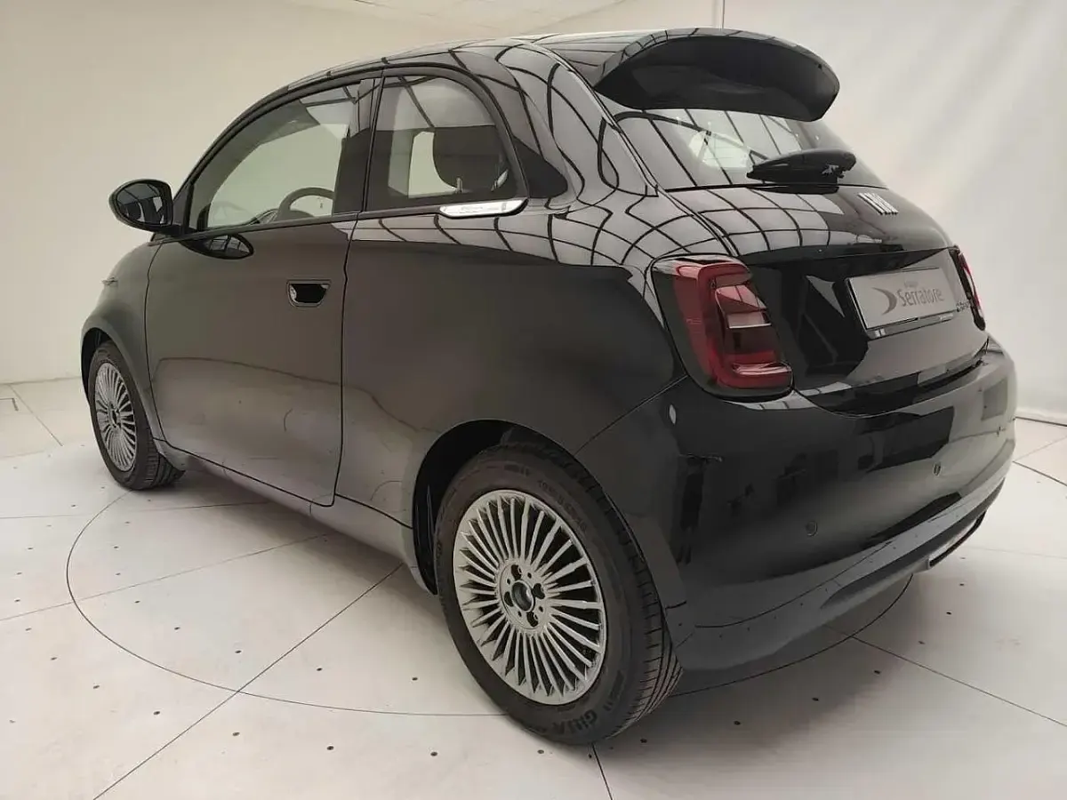 Nuova Fiat 500 65 CV (47 kW) 2025 Nero Berlina