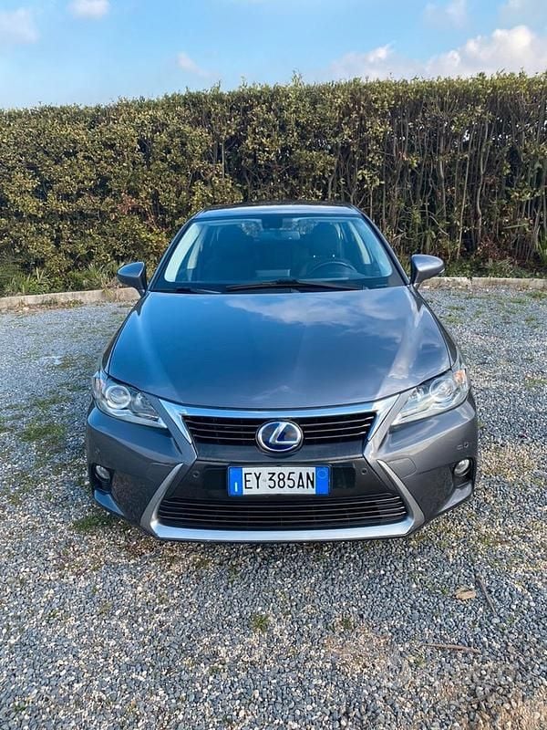 Grigio Usata 2014 Lexus CT200h Tre volumi | 8000 € - Immagine 1/4