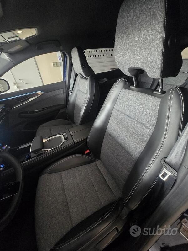 Usata Renault Espace Techno 131 CV (96 kW) 2023 Blu/azzurro Monovolume