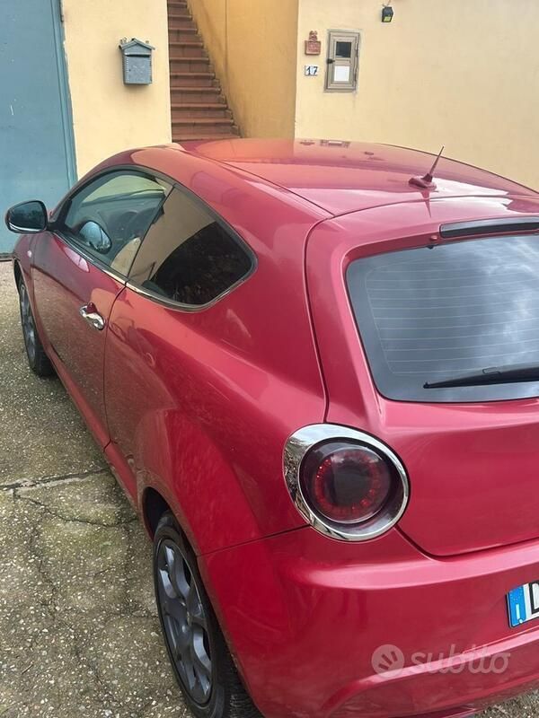 Rosso Usata 2009 Alfa Romeo MiTo Due volumi | 3500 € (Buon prezzo) - Immagine 1/4