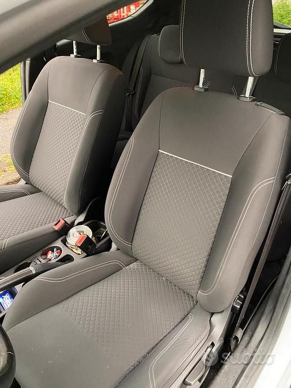 Usata Ford Fiesta 75 CV (55 kW) 2017 Berlina