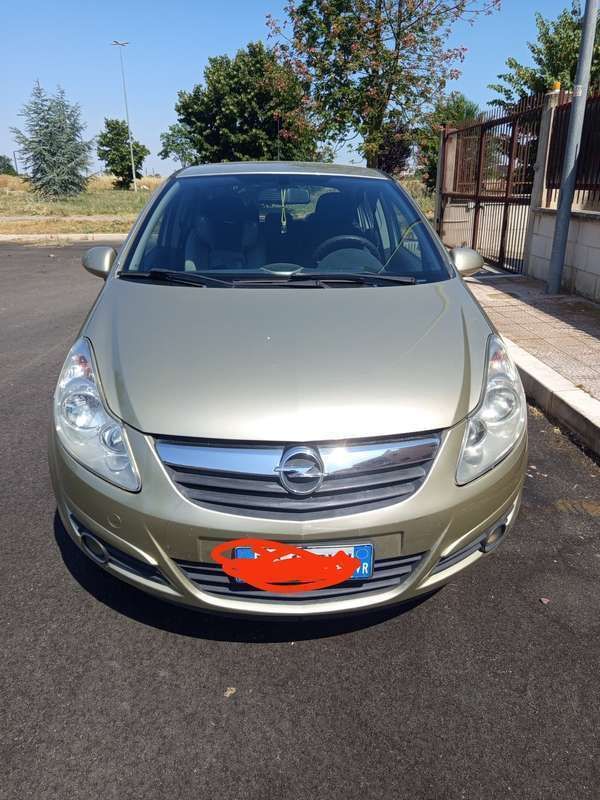 Usata 2007 Opel Corsa Cosmo Tre volumi | 2900 € (Buon prezzo) - Immagine 1/4
