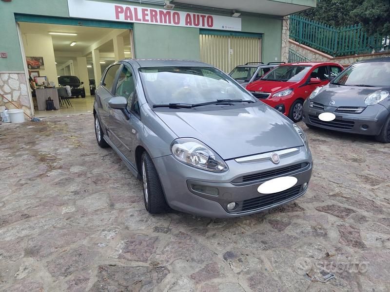 Grigio Usata 2011 Fiat Punto Evo S Due volumi | 4700 € (Buon prezzo) - Immagine 1/4