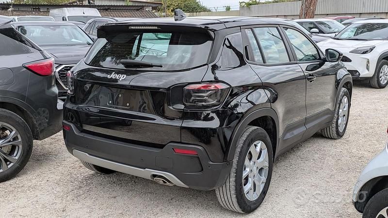 Usata Jeep Avenger Altitude 101 CV (74 kW) 2024 Nero SUV