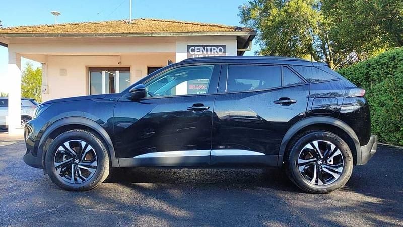 Usata Peugeot e-2008 Allure 100 kW (136 CV) 2021 Nero SUV