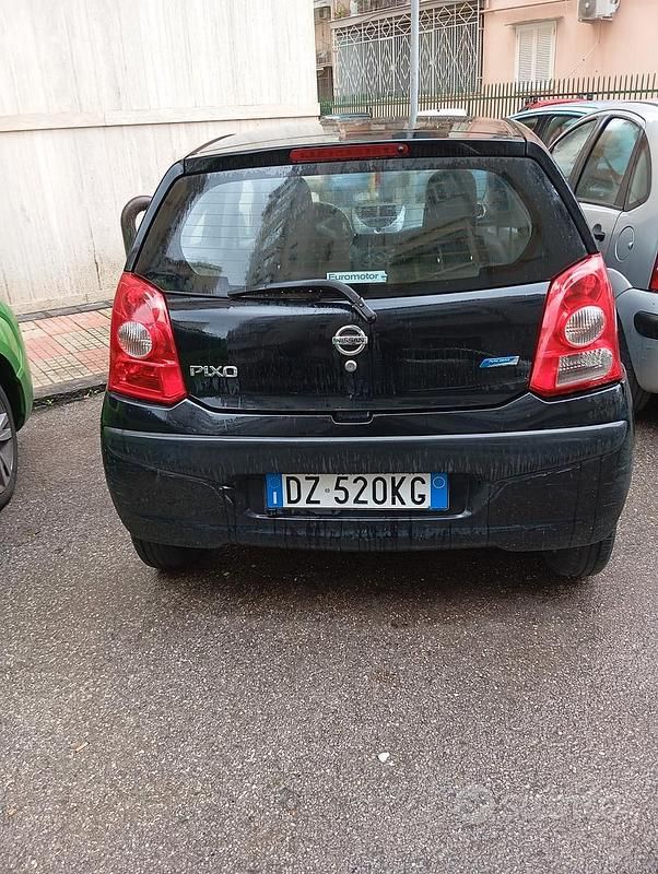 Usata Nissan Pixo 68 CV (50 kW) 2010 Nero Utilitaria