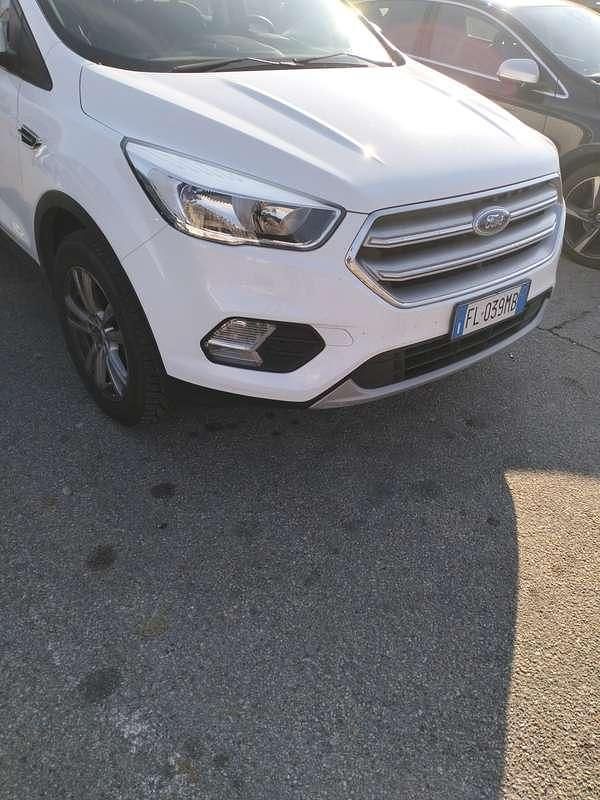 Usata Ford Kuga S 120 CV (88 kW) 2017 Bianco SUV