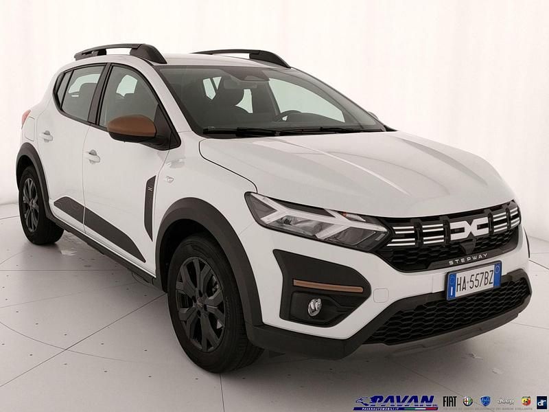 Usata Dacia Sandero Extreme 101 CV (74 kW) 2025 Bianco Utilitaria