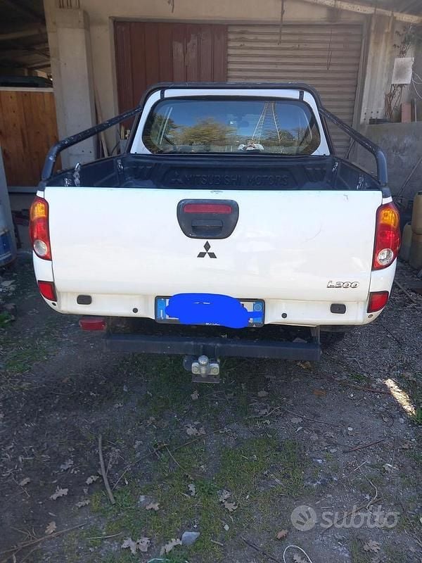 Usata Mitsubishi L200 136 CV (100 kW) 2009 Bianco Pick-up