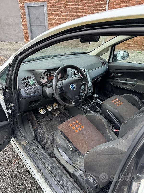 Usata Fiat Grande Punto Sport 130 CV (95 kW) 2006 Utilitaria