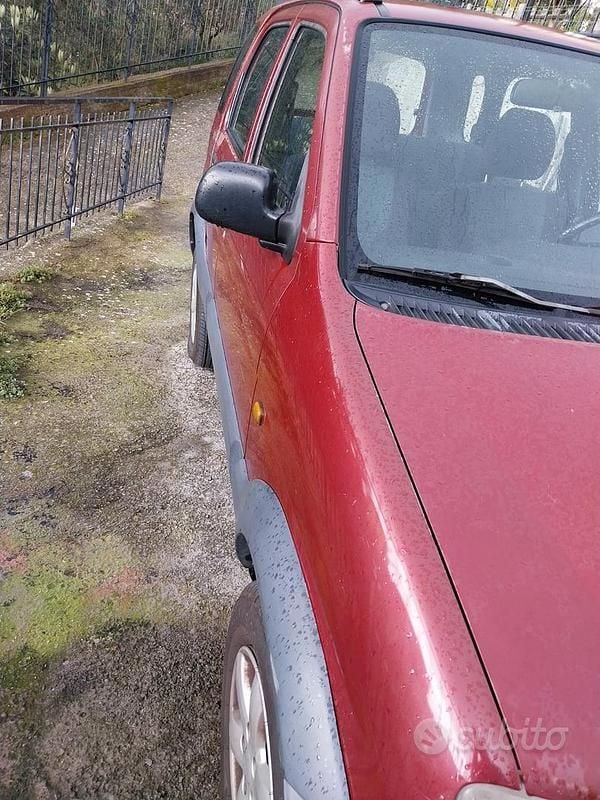 Usata Daihatsu Terios 86 CV (63 kW) 2001 Rosso SUV