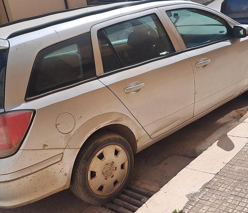 Usata 2004 Opel Astra Station wagon | 500 € (Super prezzo) - Immagine 1/2