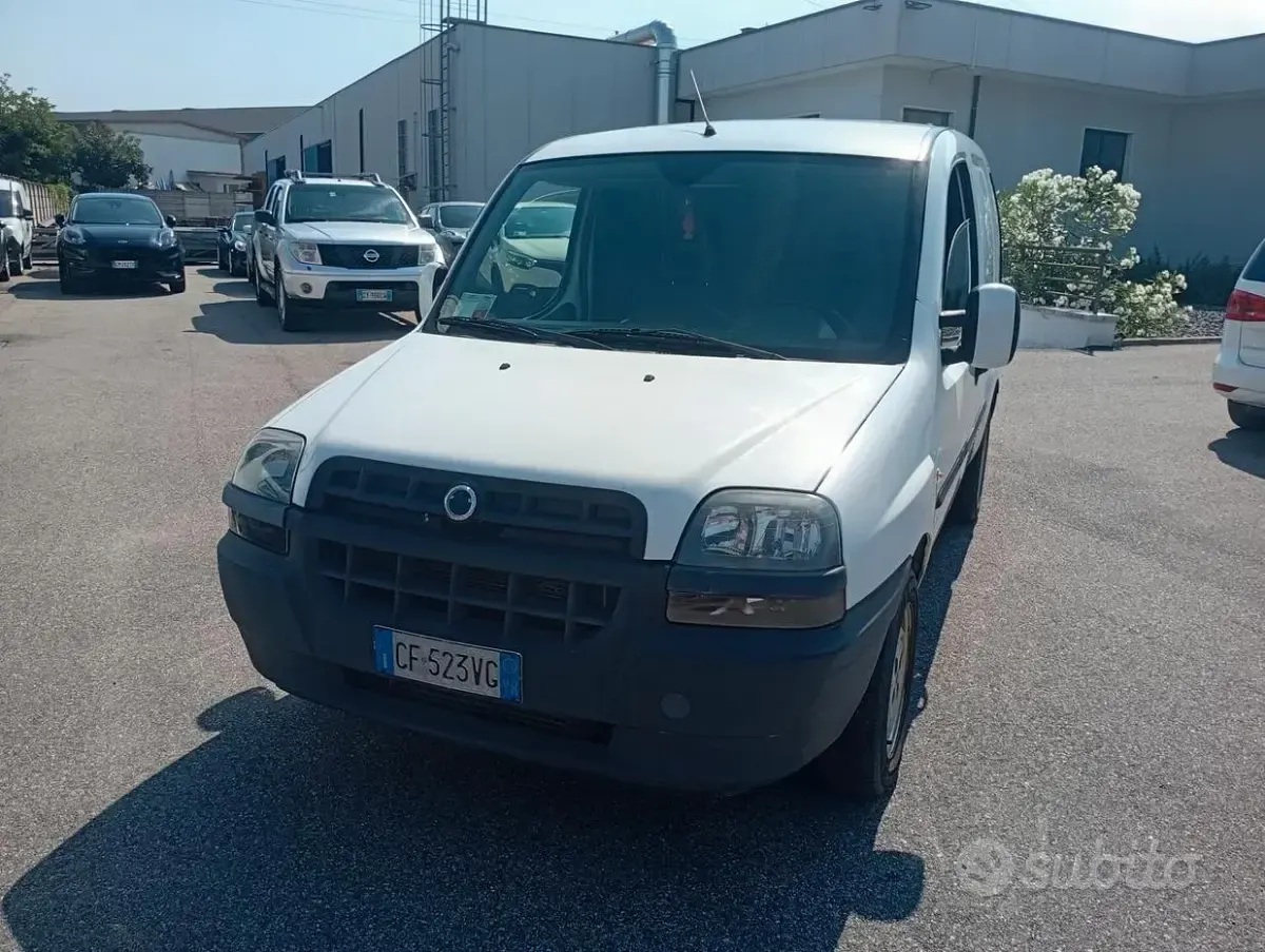 Usata Fiat Doblò 101 CV (74 kW) 2003 Bianco Monovolume