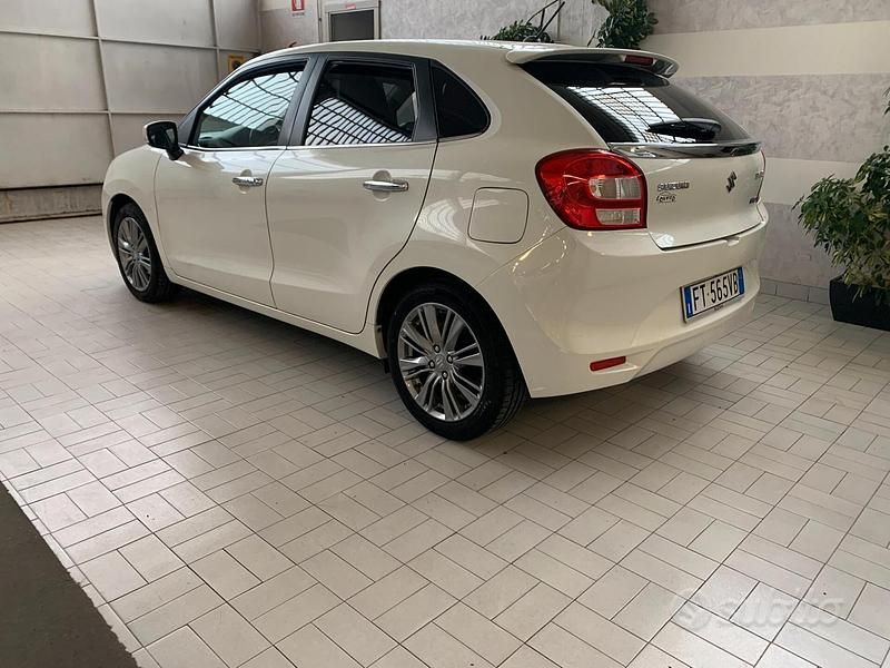 Usata Suzuki Baleno 89 CV (65 kW) 2018 Bianco Utilitaria