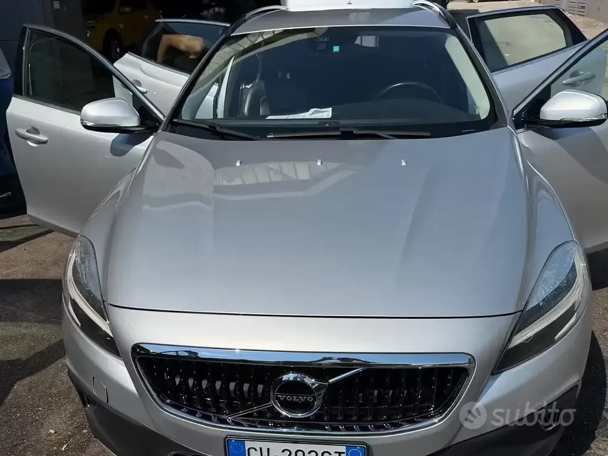Usata Volvo V40 CC 120 CV (88 kW) 2017 Grigio Station wagon