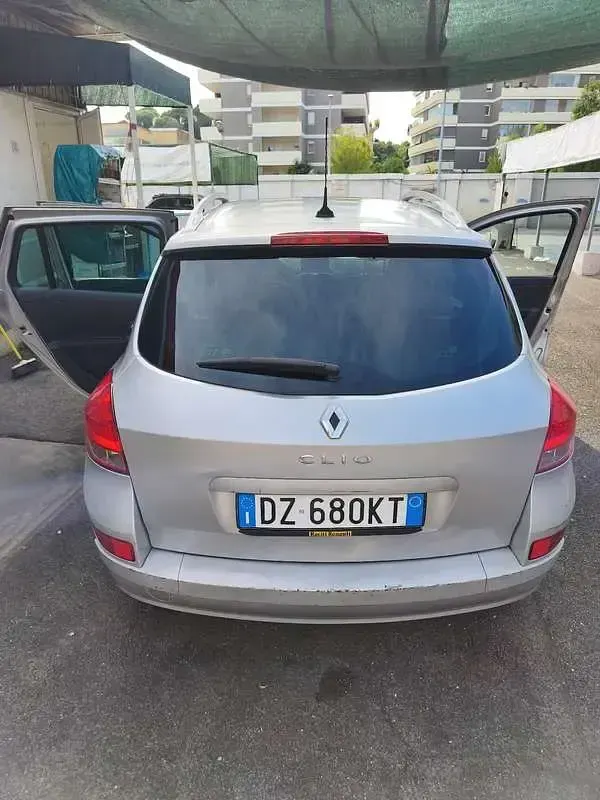 Usata Renault Clio Dynamique 75 CV (55 kW) 2009 Grigio Station wagon