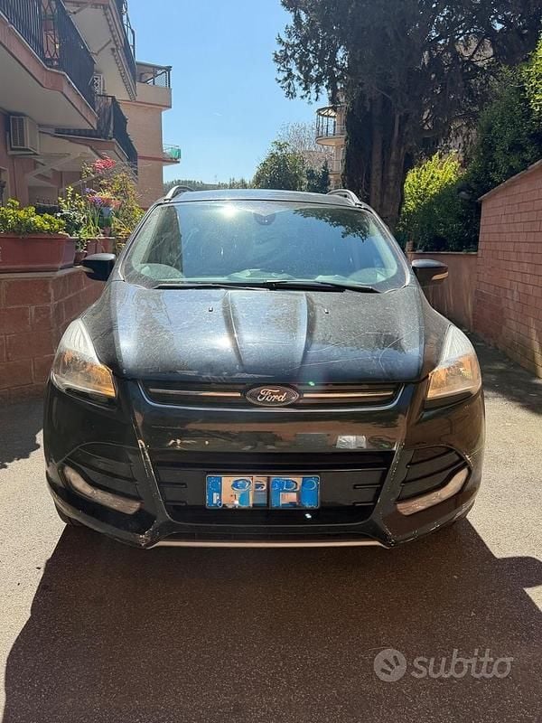 Usado Ford Kuga 120 CV (88 kW) 2015 Negro SUV