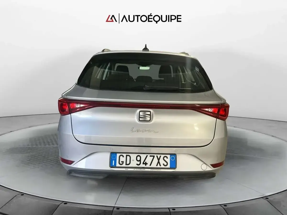 Usata Seat Leon Style 150 CV (110 kW) 2021 Argento Station wagon