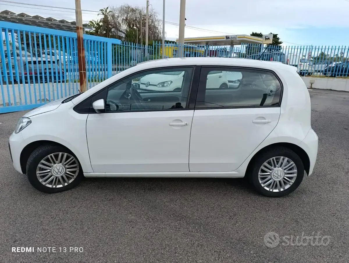 Usata VW up! Move 65 CV (47 kW) 2022 Bianco Utilitaria