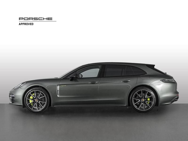 Usata Porsche Panamera Platinum Edition 462 CV (339 kW) 2023 Verde aventurine metallizzato Utilitaria