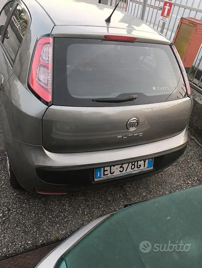 Usata Fiat Punto Evo 65 CV (47 kW) 2010 Grigio Utilitaria