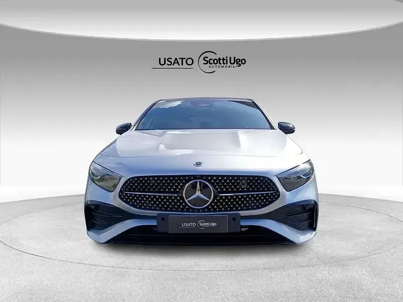 Usata Mercedes A180 116 CV (85 kW) 2024 Argento
