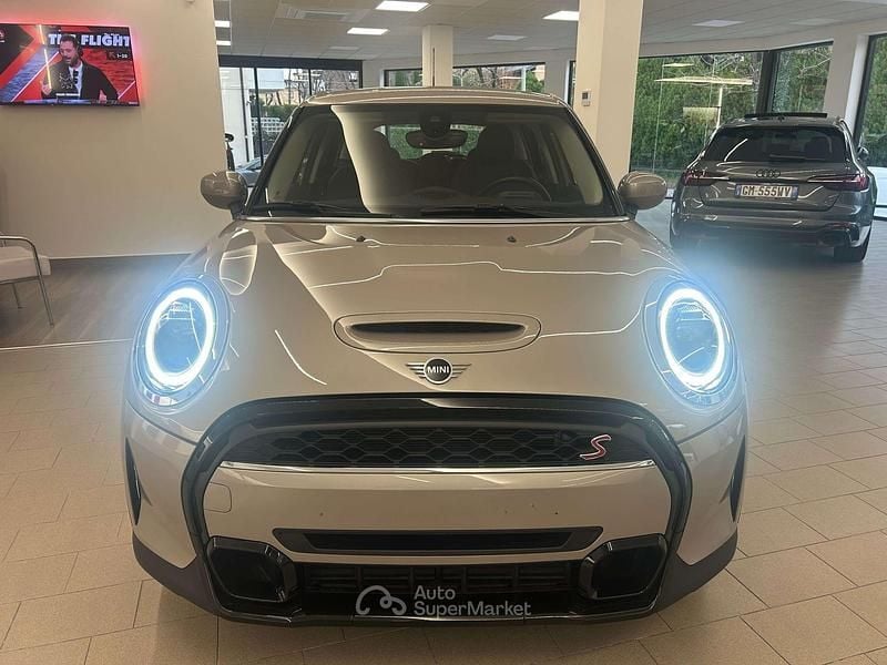 Grigio Usata 2024 Mini Cooper S Classic Due volumi | 29.700 € (Buon prezzo) - Immagine 1/4