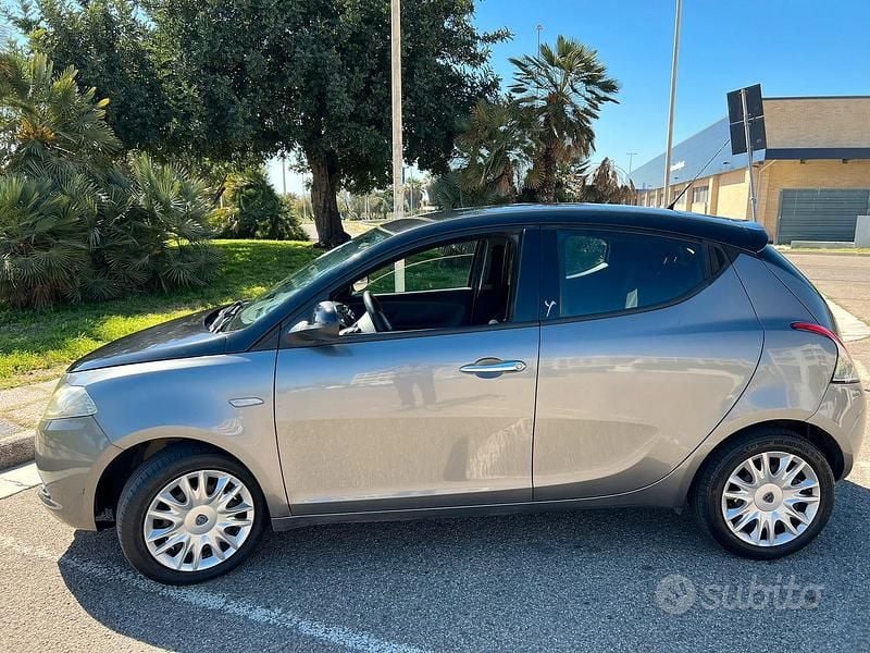 Usata Lancia Ypsilon 95 CV (69 kW) 2011 Utilitaria