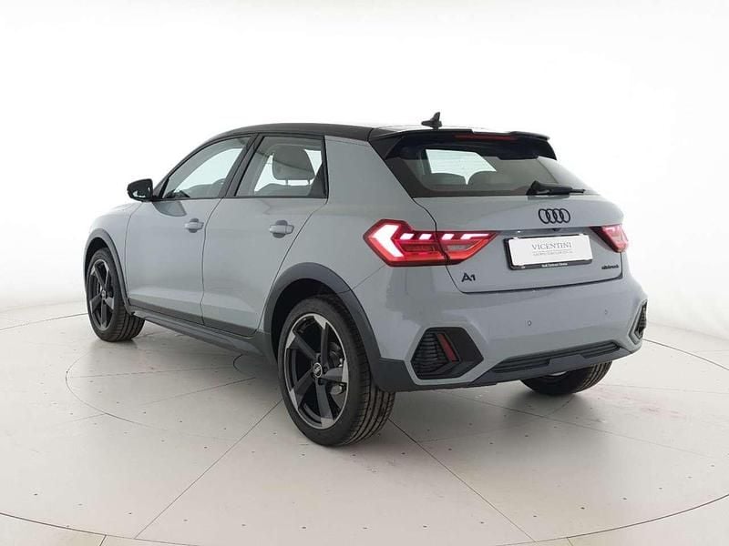 Nuova Audi A1 116 CV (85 kW) 2026 Grigio freccia perla nero mito Berlina