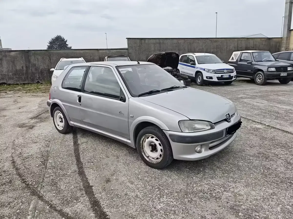 Usata Peugeot 106 75 CV (55 kW) 2001 Grigio Utilitaria